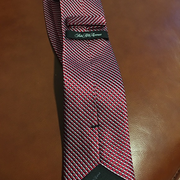 Saks Fifth Avenue Red Silk Necktie - Picture 2 of 5